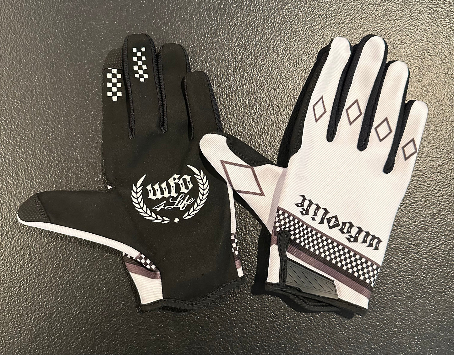 WFO 4 LIFE ™ - Moto X Style Gloves - White/Black